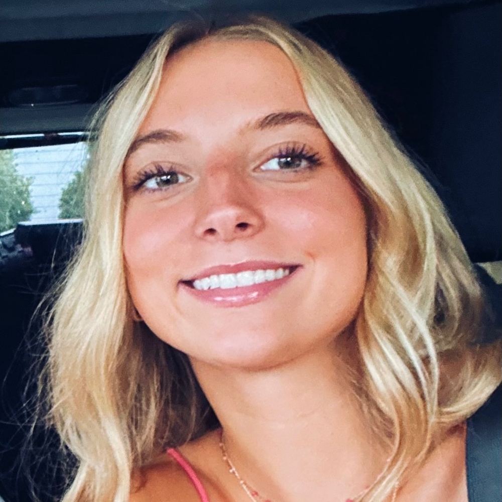 Meet your Posher, Chloe'